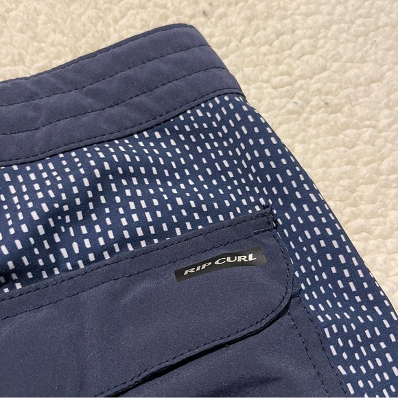 MEN’S RIP CURL MIRAGE SWIM TRUNKS - Picture 5 of 7